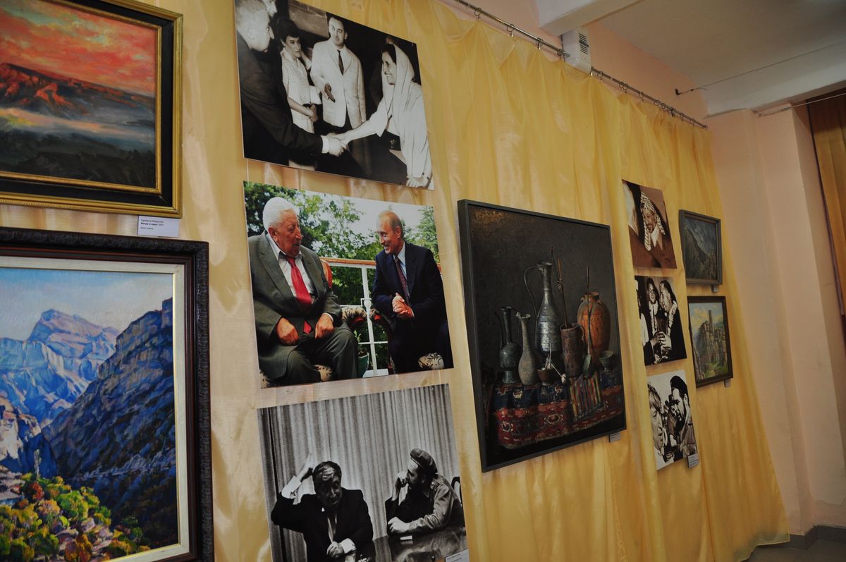 В Ставрополе открылась выставка, посвященная автору легендарных «Журавлей»