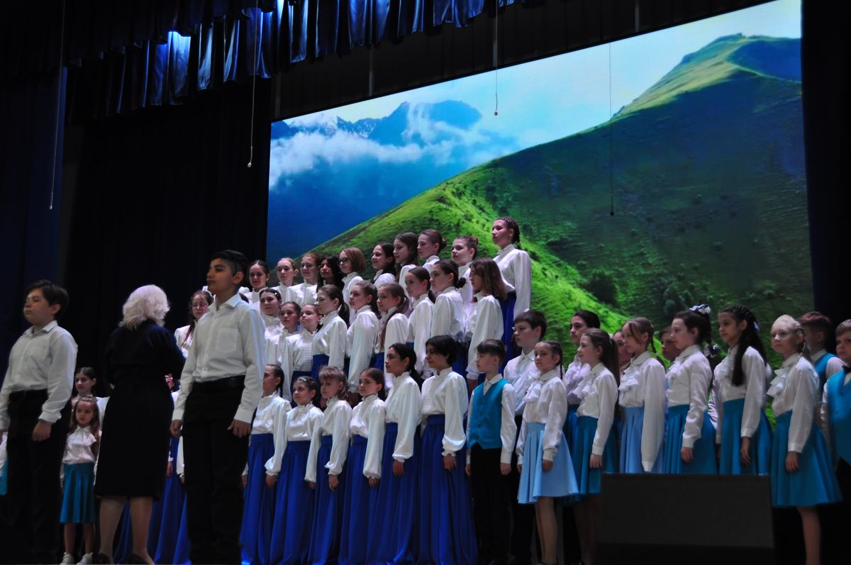 В Ставрополе дети губернатора Владимира Владимирова выступили на юбилейном концерте школы искусств