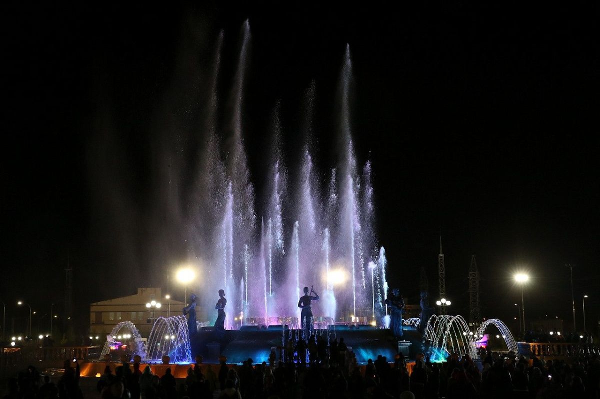 В Ставрополе досрочно открыли сезон фонтанов, чтобы сделать приятнее прогулки горожан