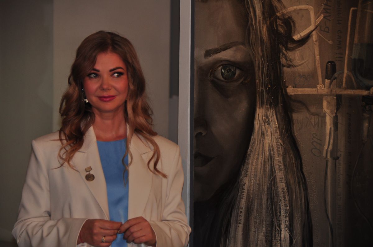 Успеть все: в Ставрополе открылась персональная выставка Александры Тарасовой