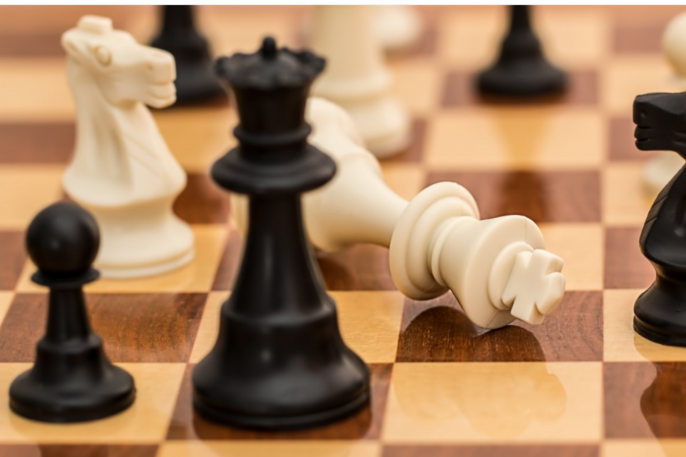 В Невинномысске дюжина команд оспорила награды шахматного турнира «Белая ладья»