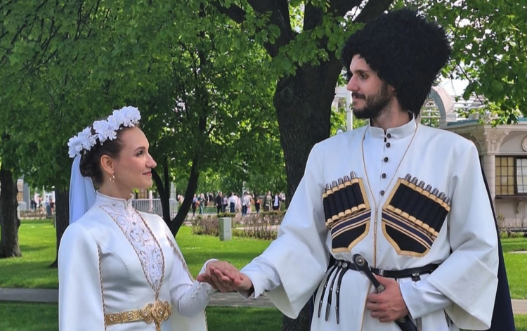 Самая творческая пара Ставрополья оформила брак на выставке-форуме «Россия»