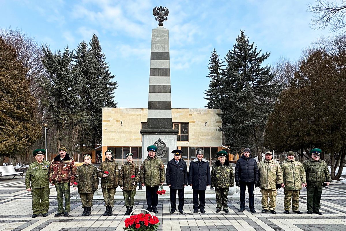 У стелы в парке Победы Ставрополя прошла мемориальная акция