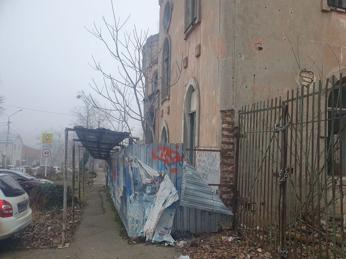 Готический замок "дом с привидениями" в Ставрополе смешал модерн и готику