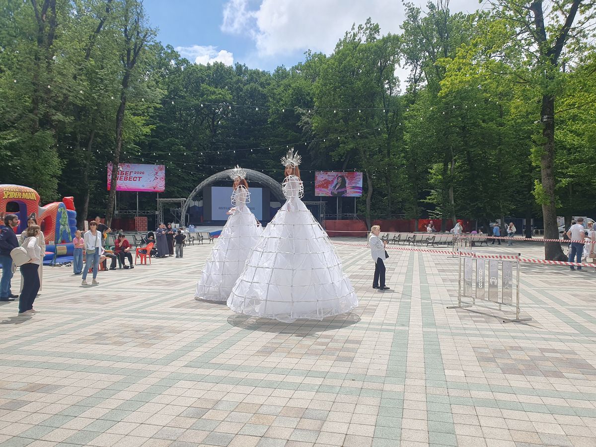 На первом забеге невест в Ставрополе ведущий сделал предложение своей девушке