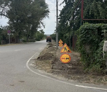 В Старомарьевке начали долгожданное обустройство тротуара по улице Полевой