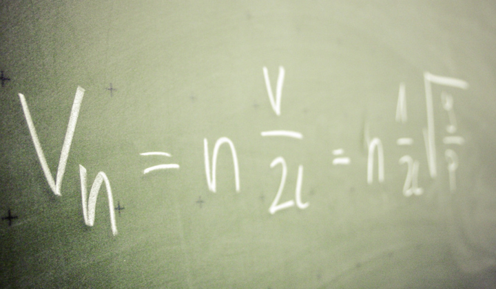 Михаил Миненков поздравил победителя олимпиады по физике из Невинномысска