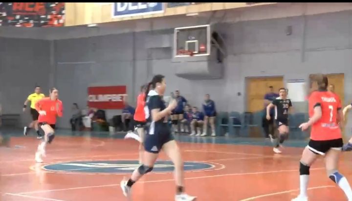 Ставропольские гандболистки 8 марта упустили победу в Ижевске