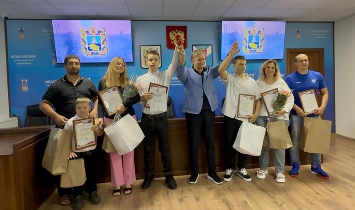 В Михайловске Игорь Серов поздравил боксеров с успешным выступлением на первенстве России