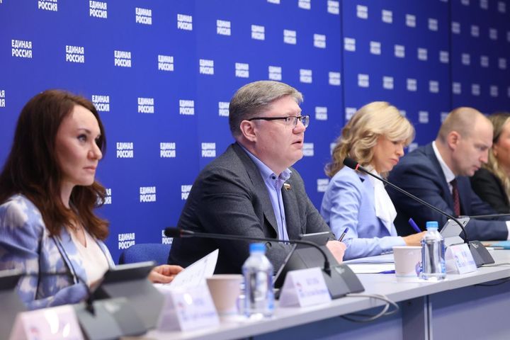 Партпроект «Моя карьера с Единой Россией» помог трудоустроить более 2,3 тысяч участников СВО