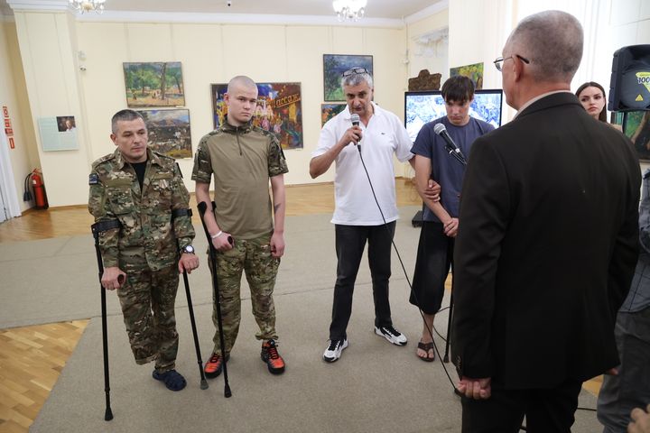 Бойцам СВО на открытии выставки «Время героев» в Ставрополе аплодировали стоя
