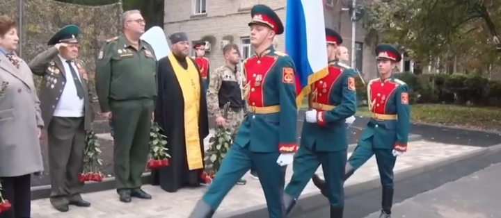 В селе Казинка открыли скульптурную композицию «Участникам СВО»