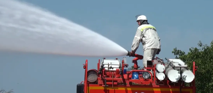 В день профессионального праздника ставропольских спасателей поздравили коллеги из ЛНР