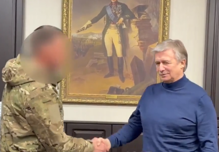 Игорь Серов провел встречу с минометчиком, прибывшим в отпуск на Ставрополье