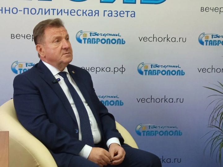 Глава Ставрополя Иван Ульянченко ответил на вопросы жителей в ходе прямой линии